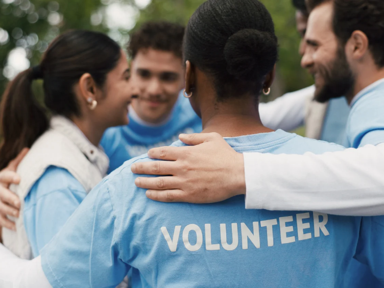 400N | Community Service Volunteer Day